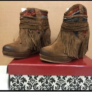 Naughty Monkey Canyon Dream Booties 8 NIB